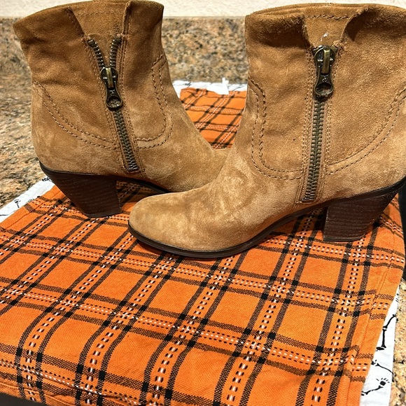 Sam Edelman Brown Fringed Ankle Boots - Picture 4 of 8